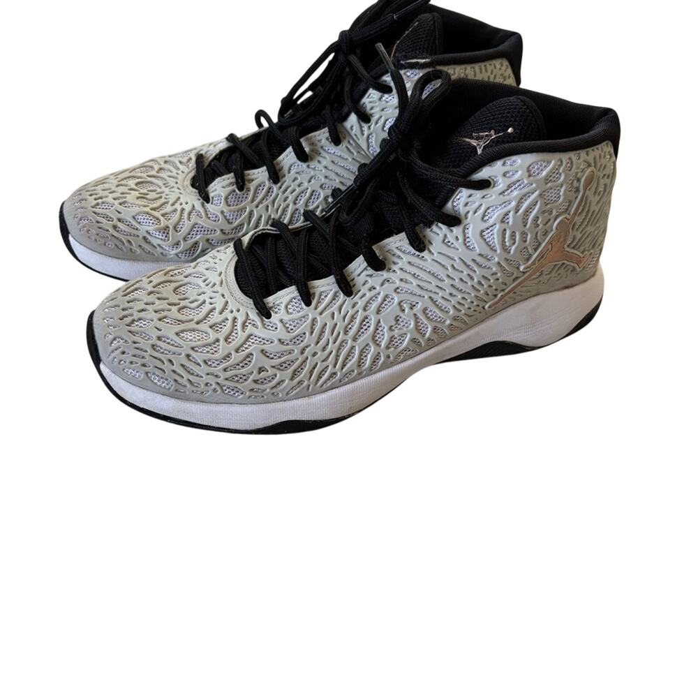 Jordan Ultra mid basketball sneakers size 10